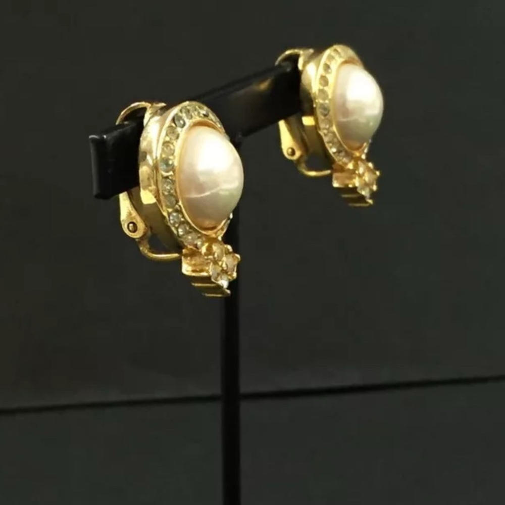 CHRISTIAN DIOR Pearl Rhinestone Gold Tone Earrings - Picture 4 of 8